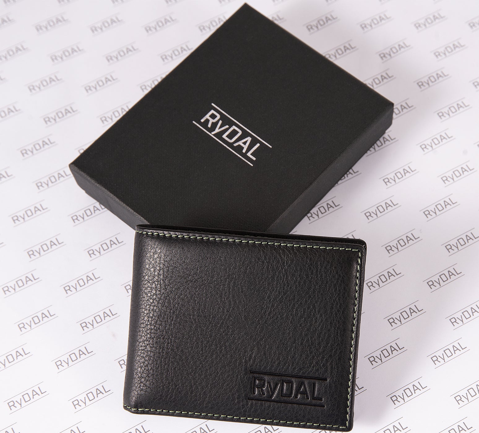 Mens Leather Wallet with Coin Pocket from Rydal in 'Black/Green' with Giftbox.