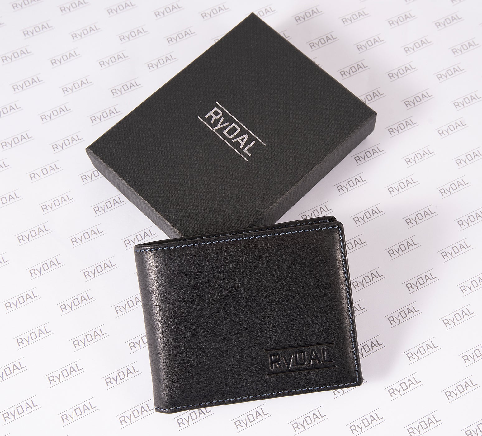 Mens Leather Wallet with Coin Pocket from Rydal in 'Black/Royal Blue' with Giftbox.